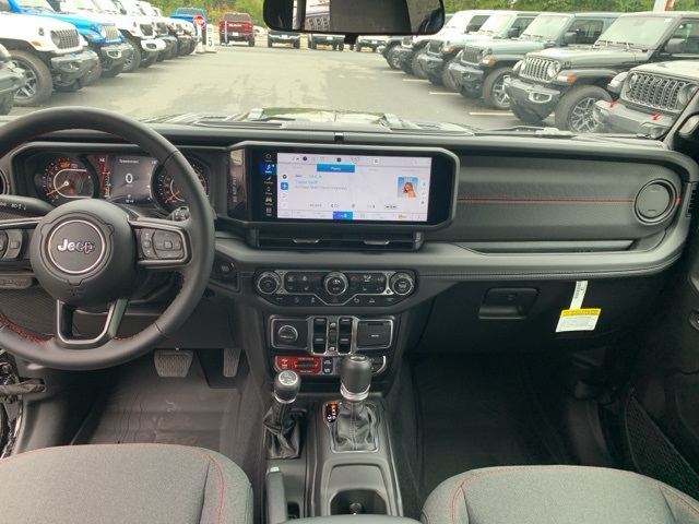 2024 Jeep Wrangler Rubicon photo 19