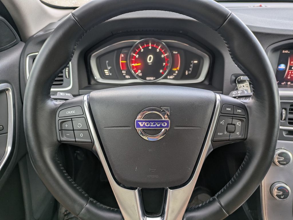 2018 Volvo V60 Cross Country T5 photo 15
