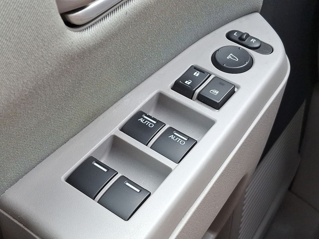 2012 Honda Pilot LX photo 23
