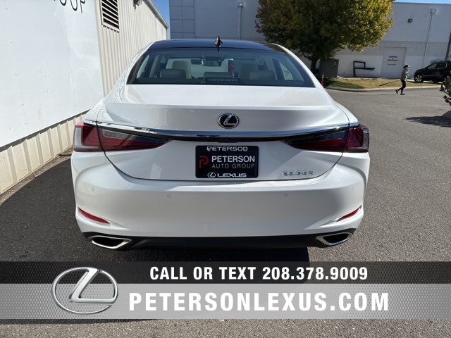 2025 Lexus ES 350 photo 4