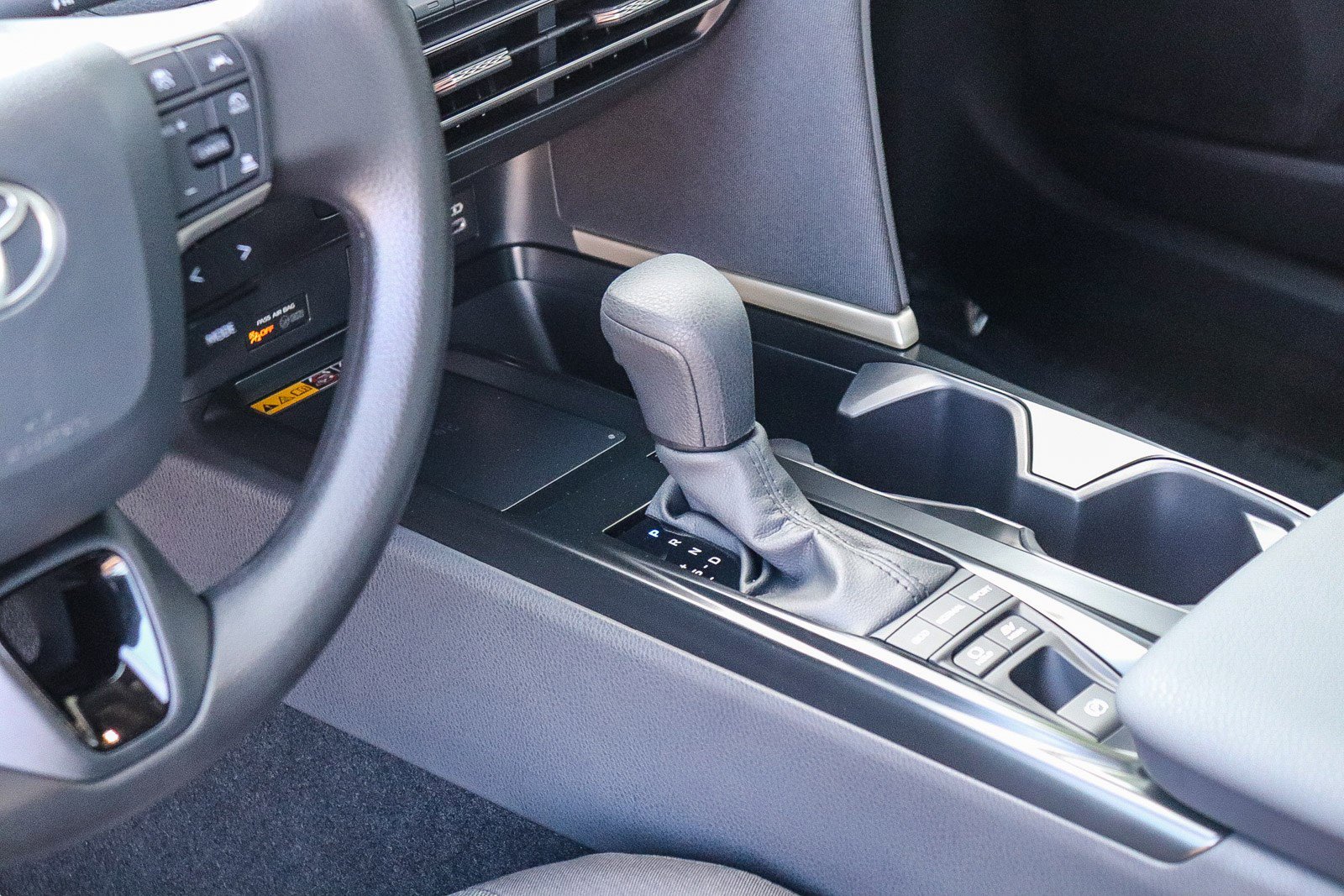 2025 Toyota Camry LE photo 20