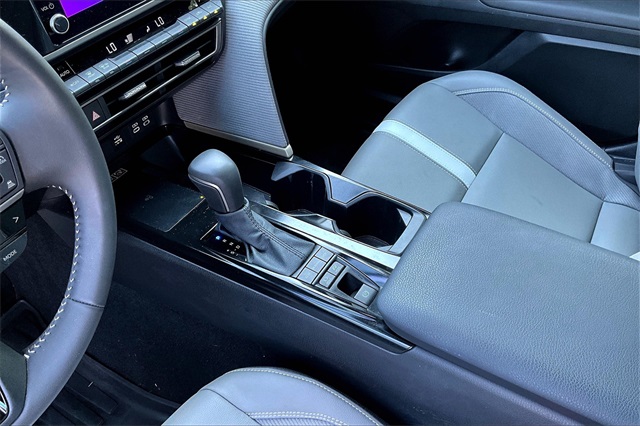 2025 Toyota Camry SE photo 12