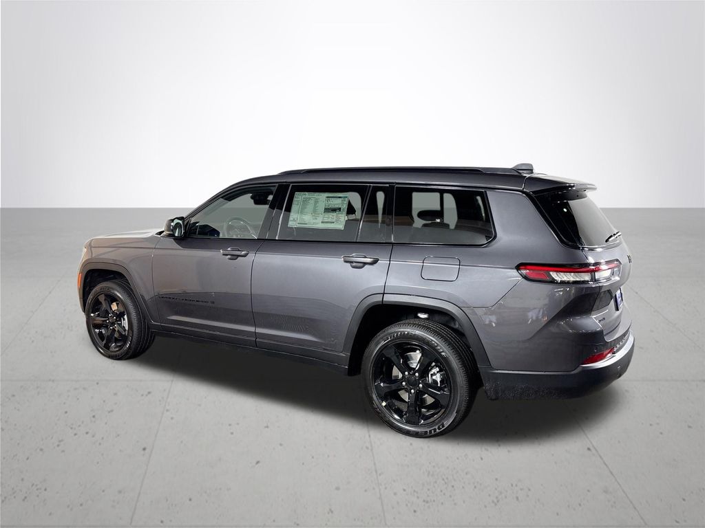 2025 Jeep Grand Cherokee Altitude photo 4