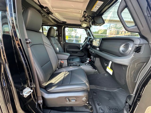 2025 Jeep Wrangler Sport S photo 27