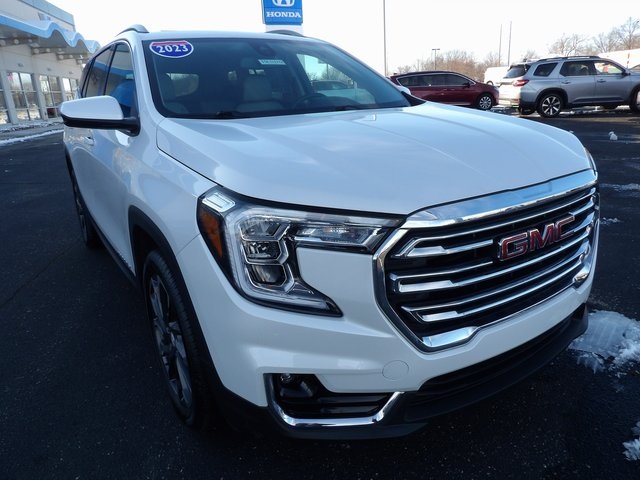 2023 GMC Terrain SLT's photo