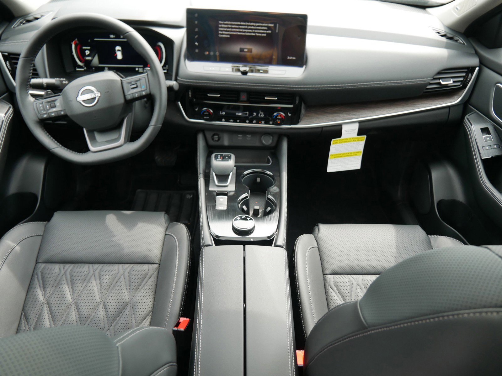 2025 Nissan Rogue Platinum photo 7