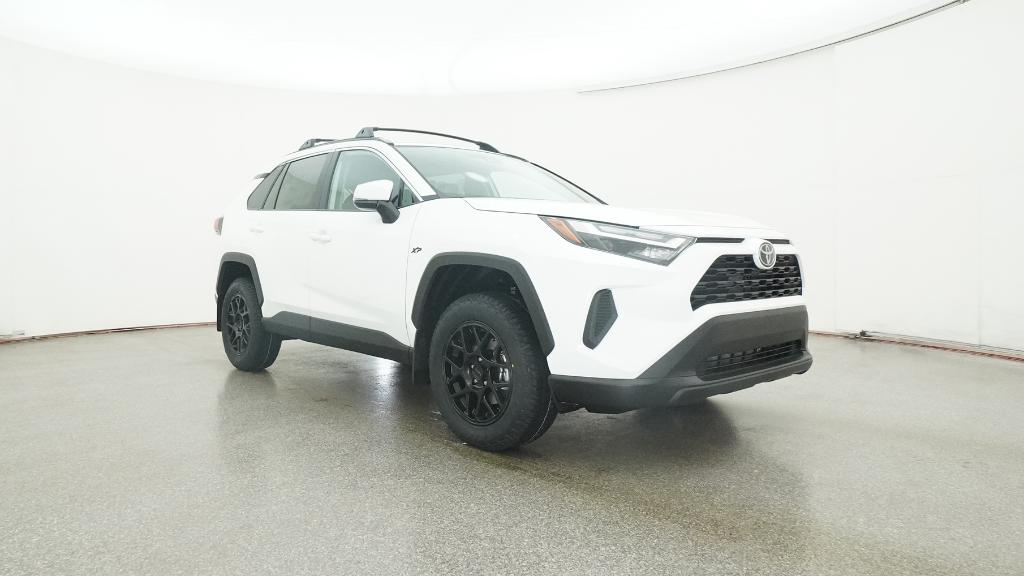 2025 Toyota RAV4 XLE photo 13