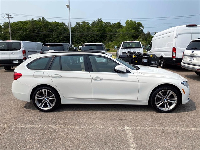 2018 Bmw 330i xDrive Sport Wagon photo 2
