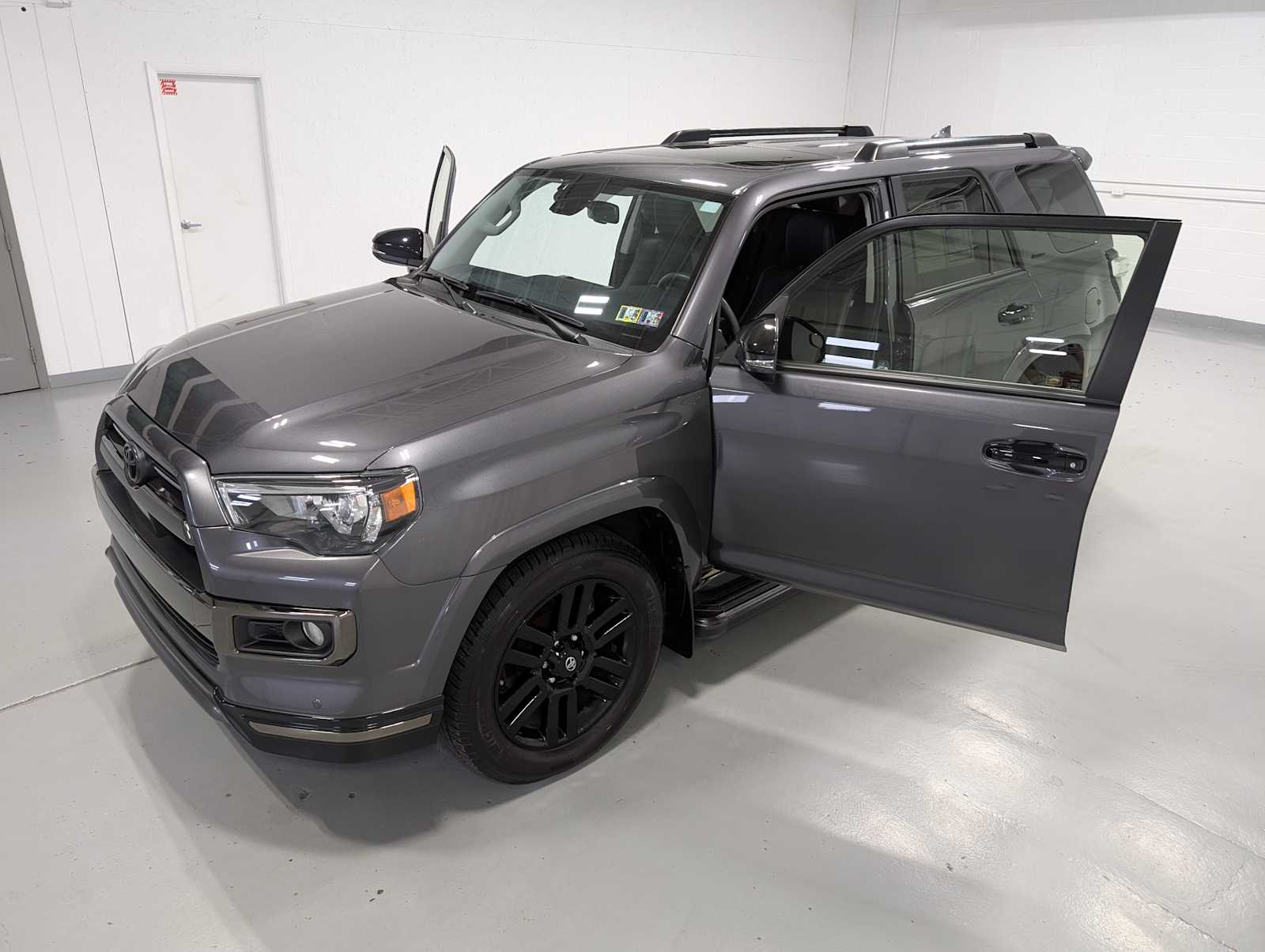 2020 Toyota 4Runner Nightshade Edition photo 15