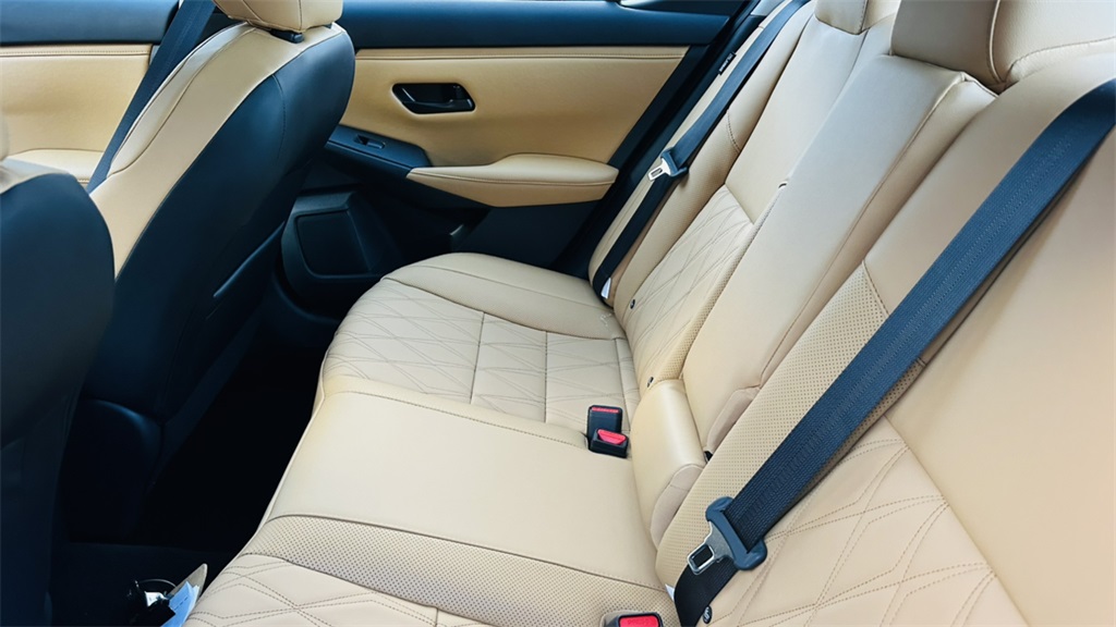 2025 Nissan Sentra SV photo 28