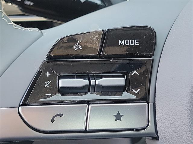 2025 Hyundai Elantra SEL Sport photo 8