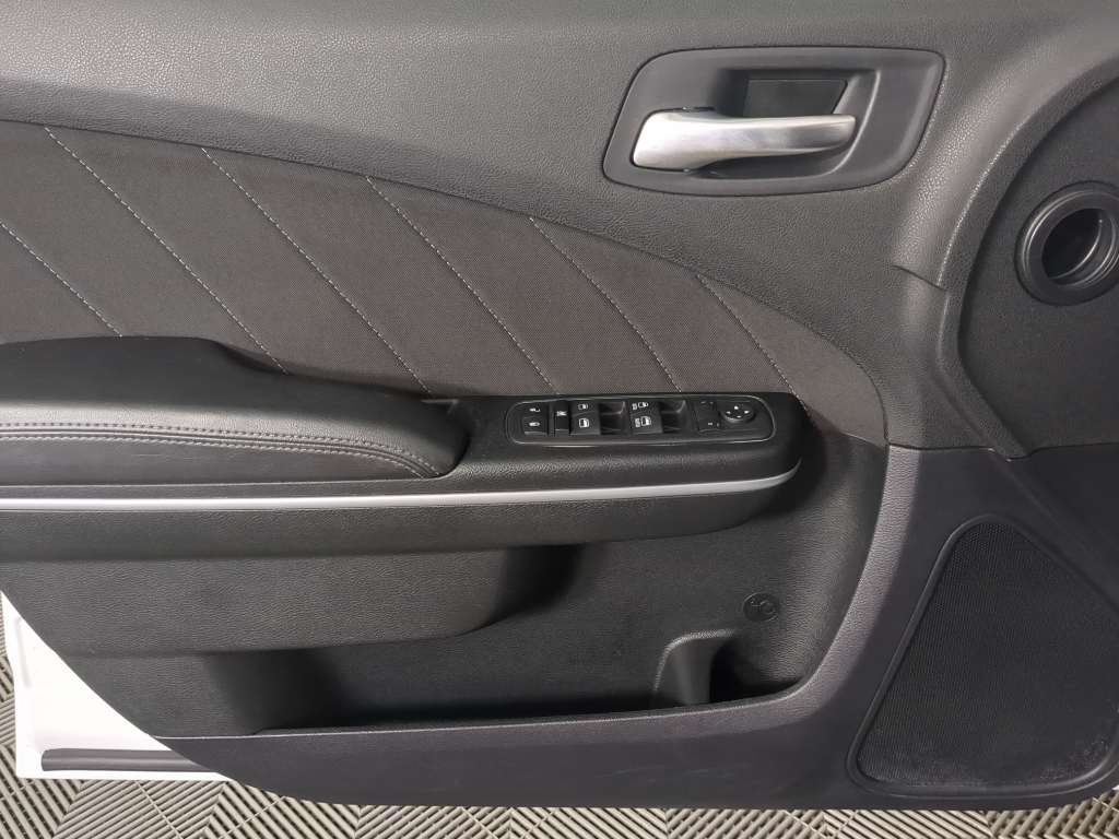 2023 Dodge Charger SXT photo 11