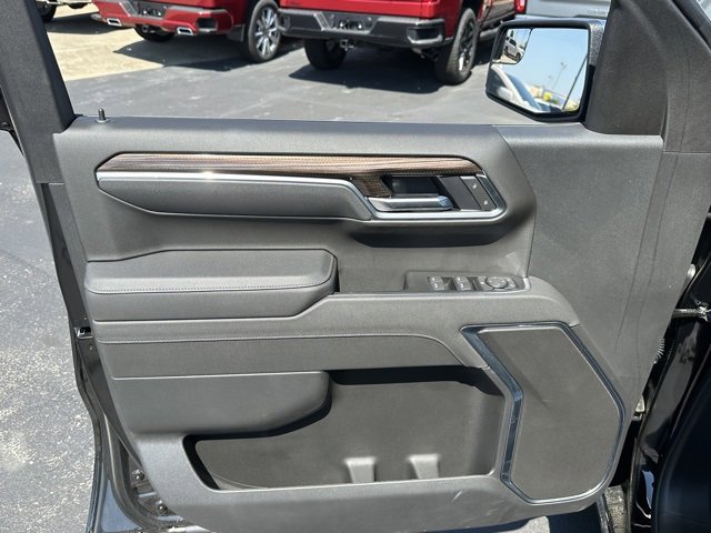 2025 Chevrolet Silverado 1500 LT photo 10