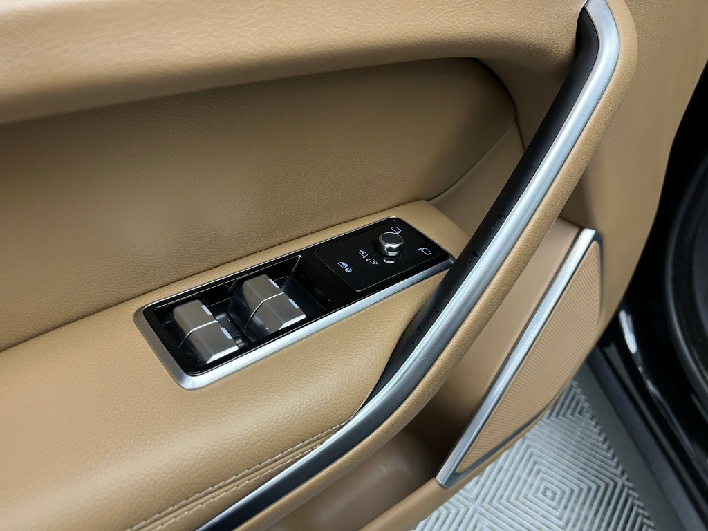 2022 Jaguar F-PACE P250 S photo 43