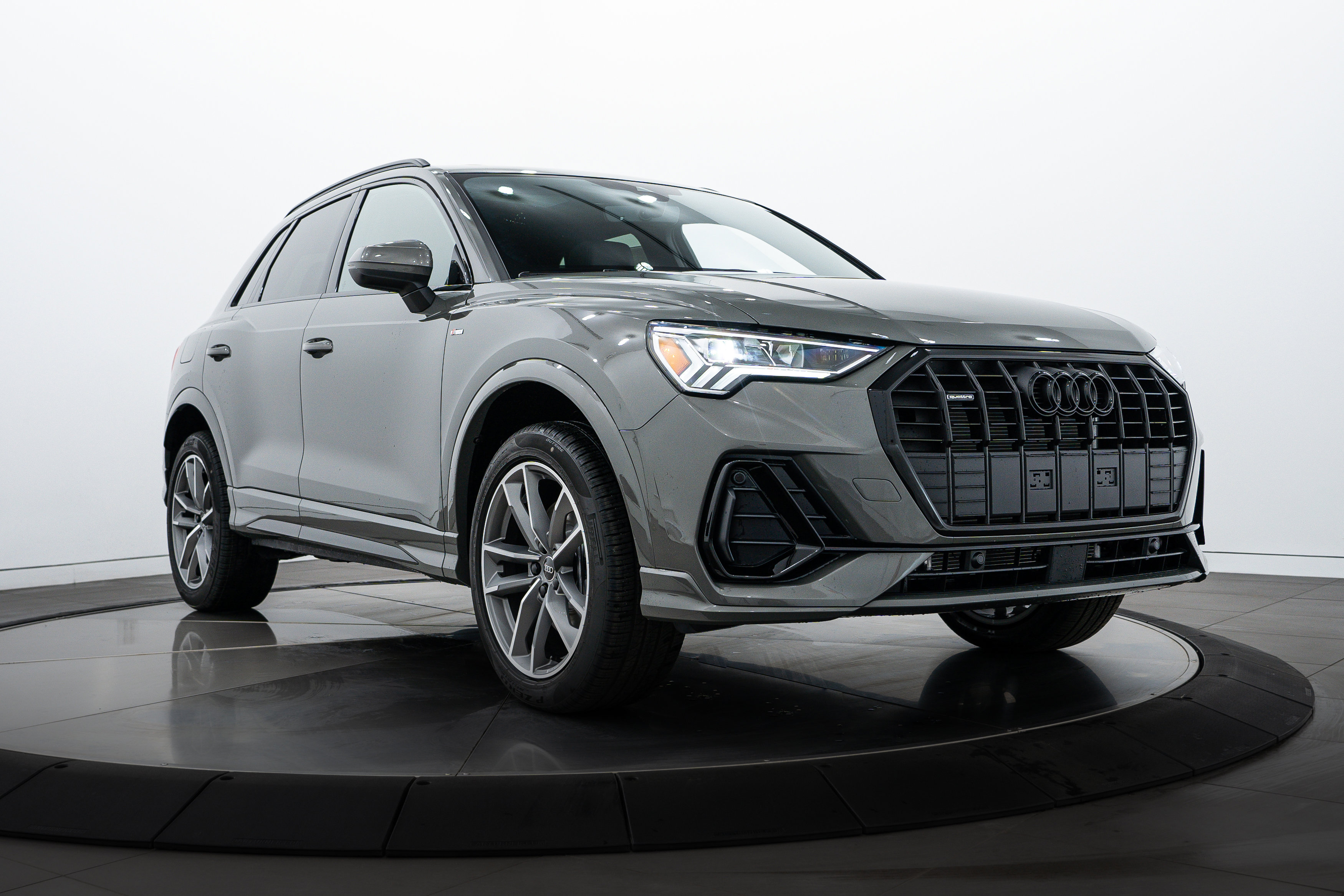 2025 Audi Q3 S Line Premium's photo