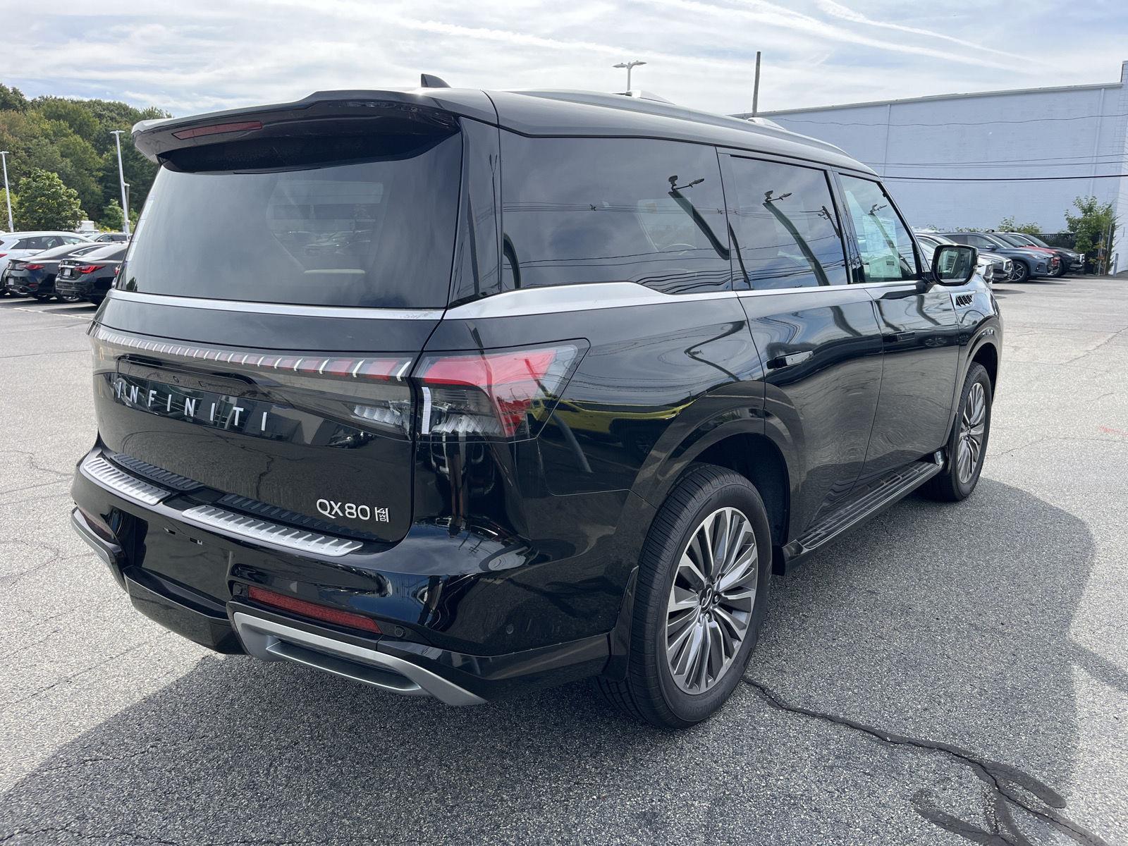 2025 Infiniti QX80 Luxe photo 2