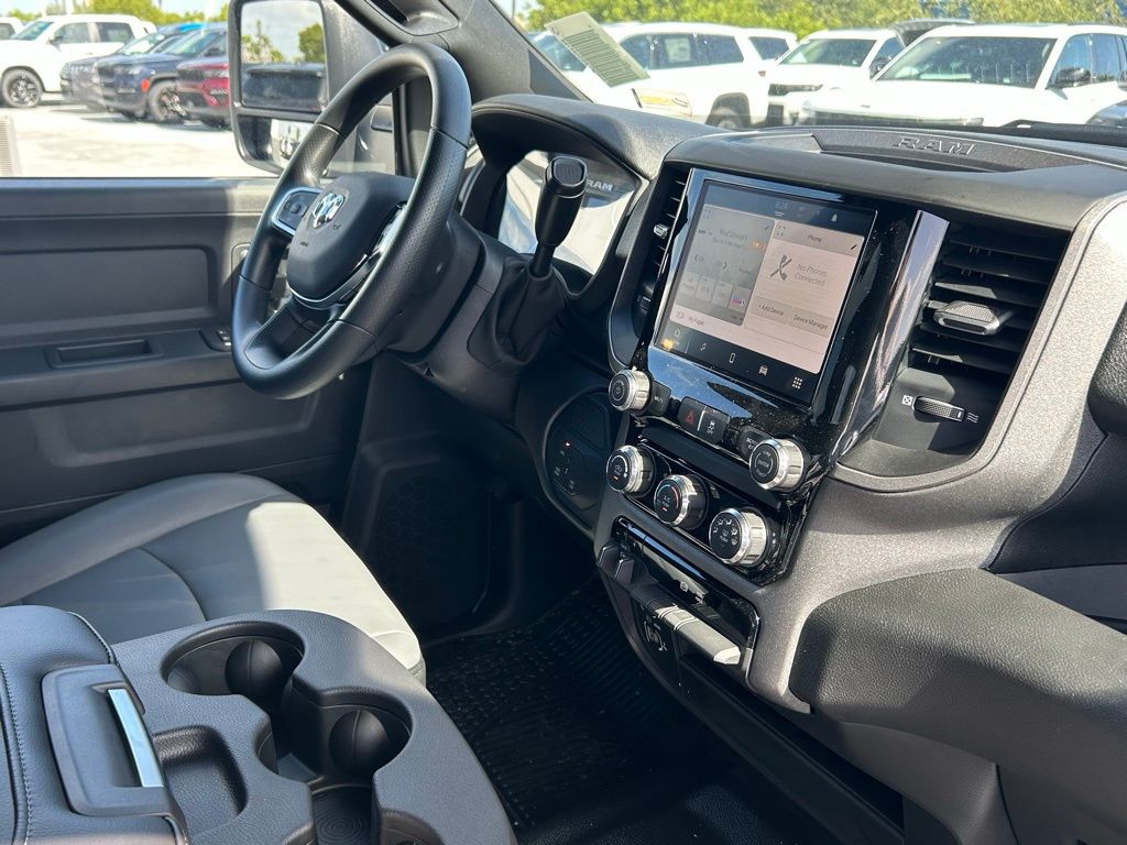 2025 Ram 2500 Tradesman photo 24
