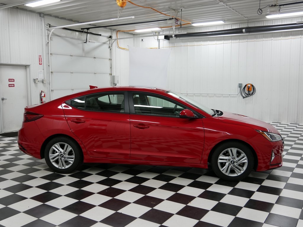 2020 Hyundai Elantra Value Edition photo 2