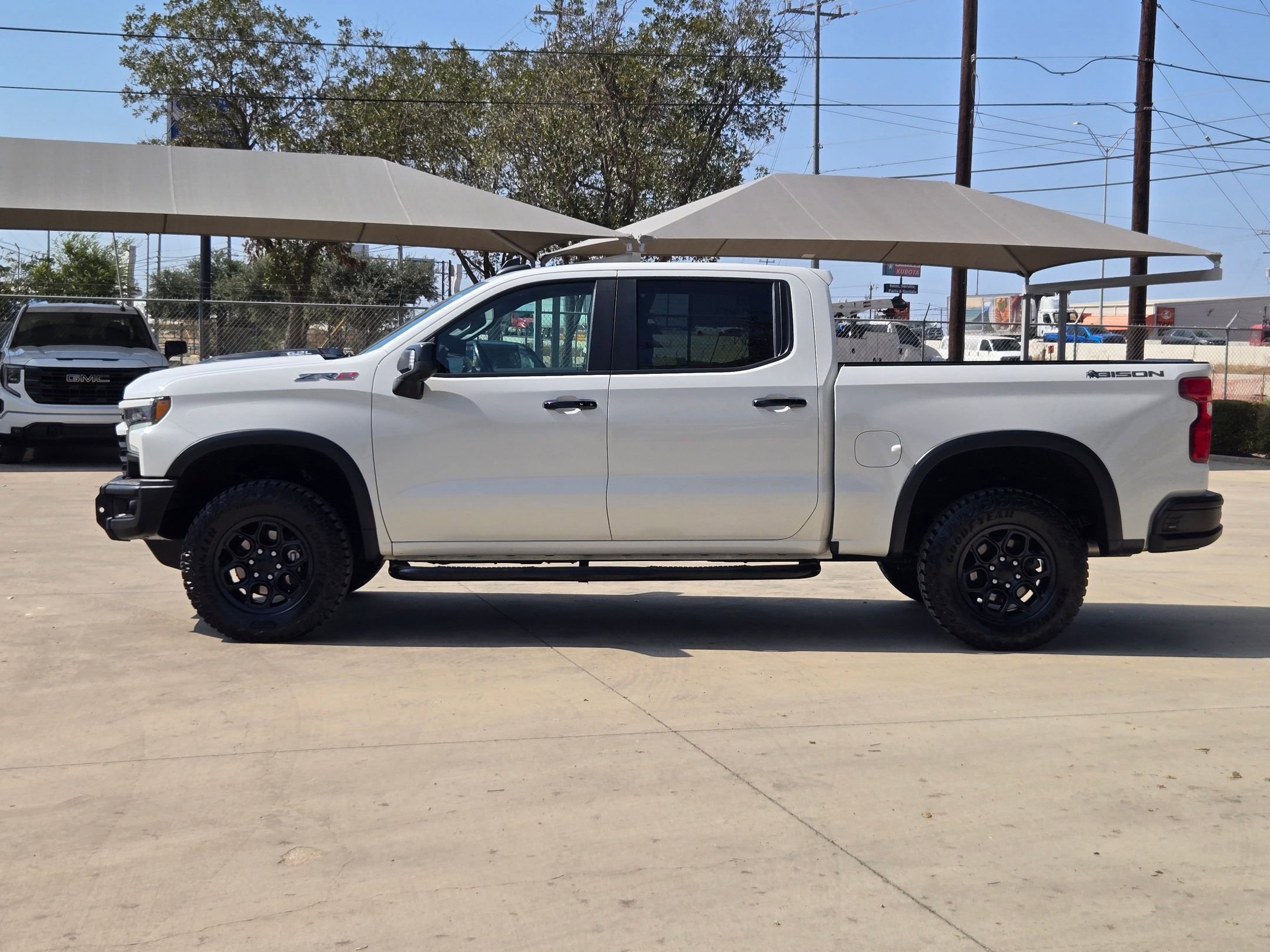 2023 Chevrolet Silverado 1500 ZR2 photo 3