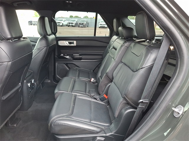 2022 Ford Explorer ST photo 7