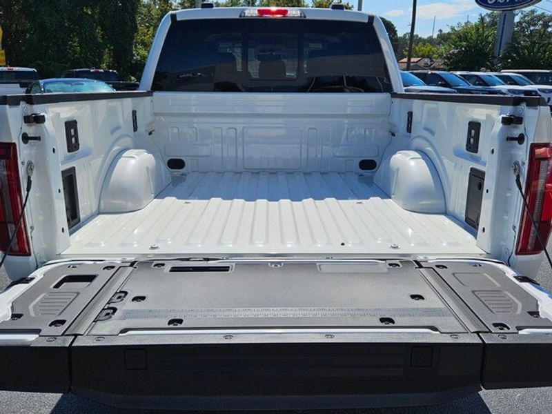 2025 Ford F-150 Lariat photo 10