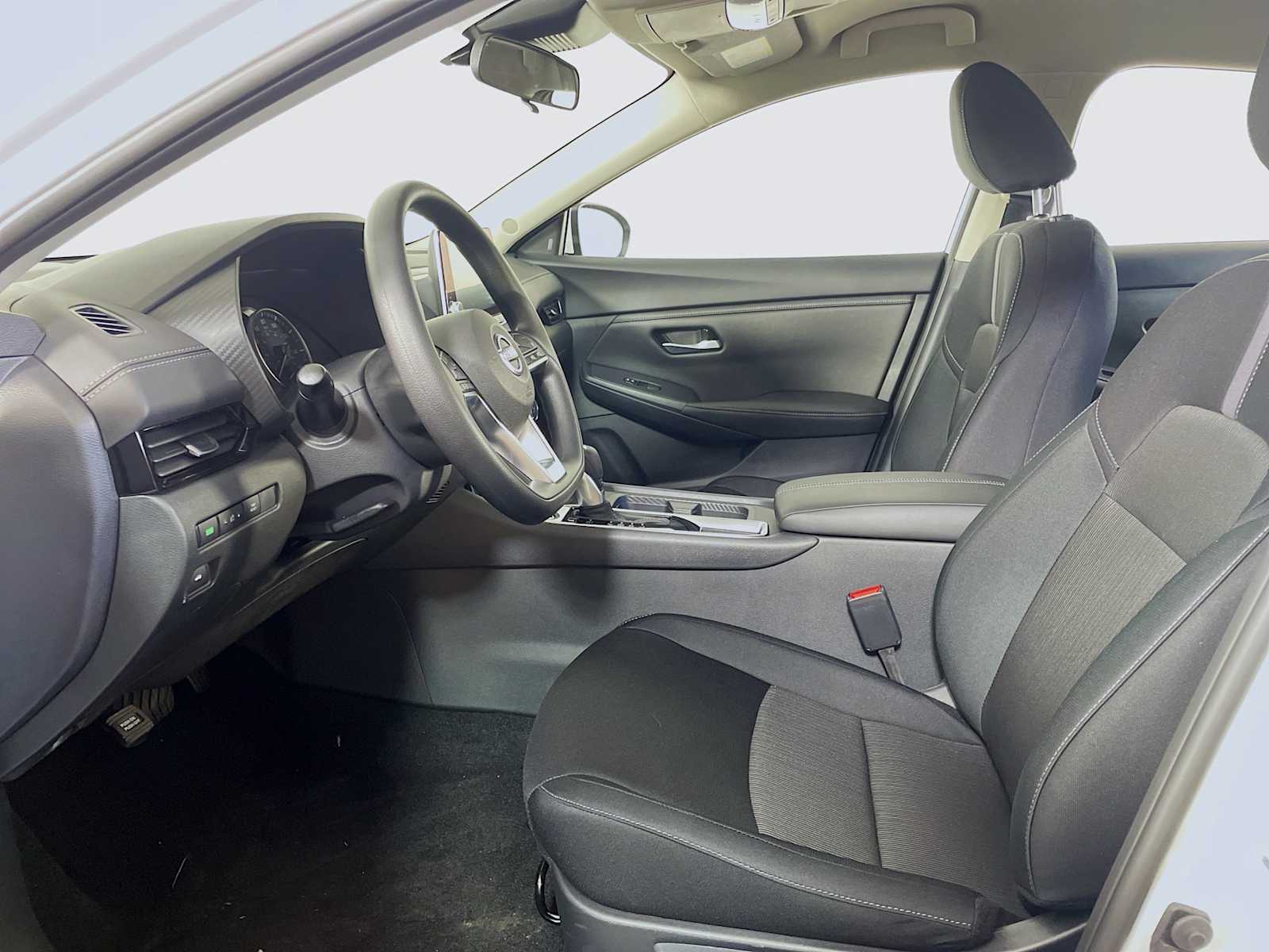 2025 Nissan Sentra SV photo 4