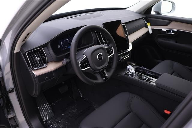 2026 Volvo XC90 Plus photo 6