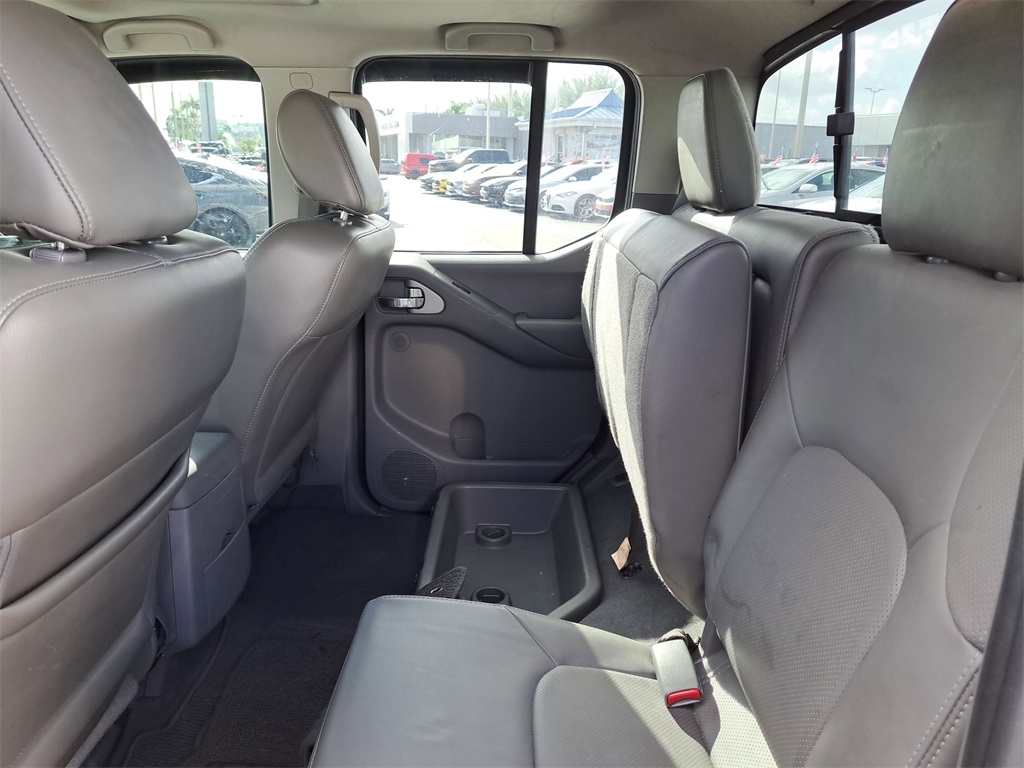 2019 Nissan Frontier SL photo 6