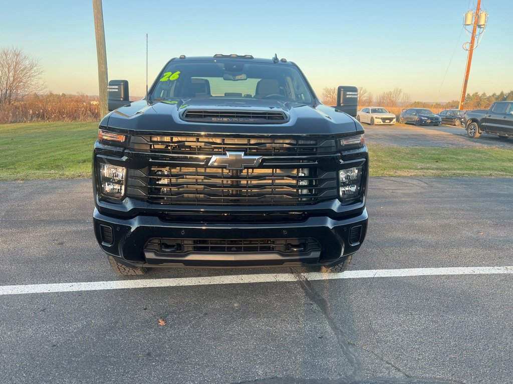 2026 Chevrolet Silverado 2500HD Custom photo 2