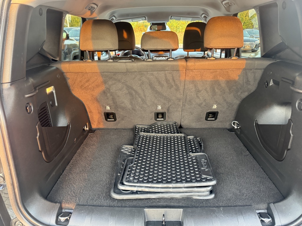 2023 Jeep Renegade Trailhawk photo 31