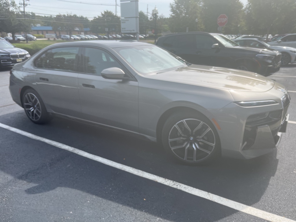 2024 Bmw 740i xDrive photo 2