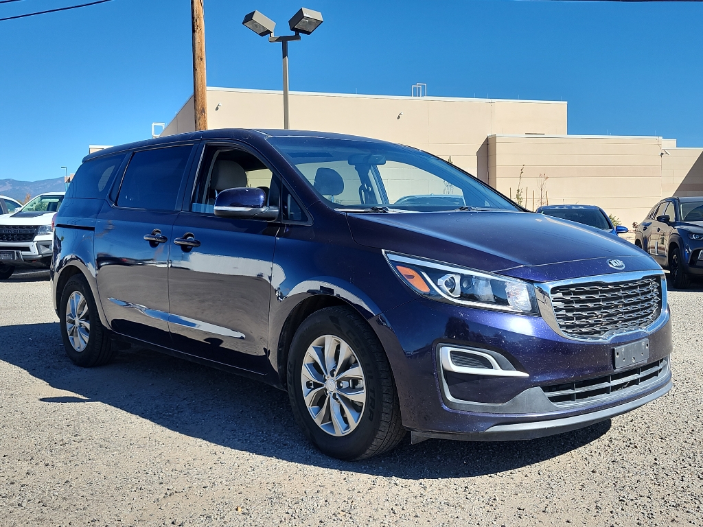 2021 Kia Sedona LX photo 3