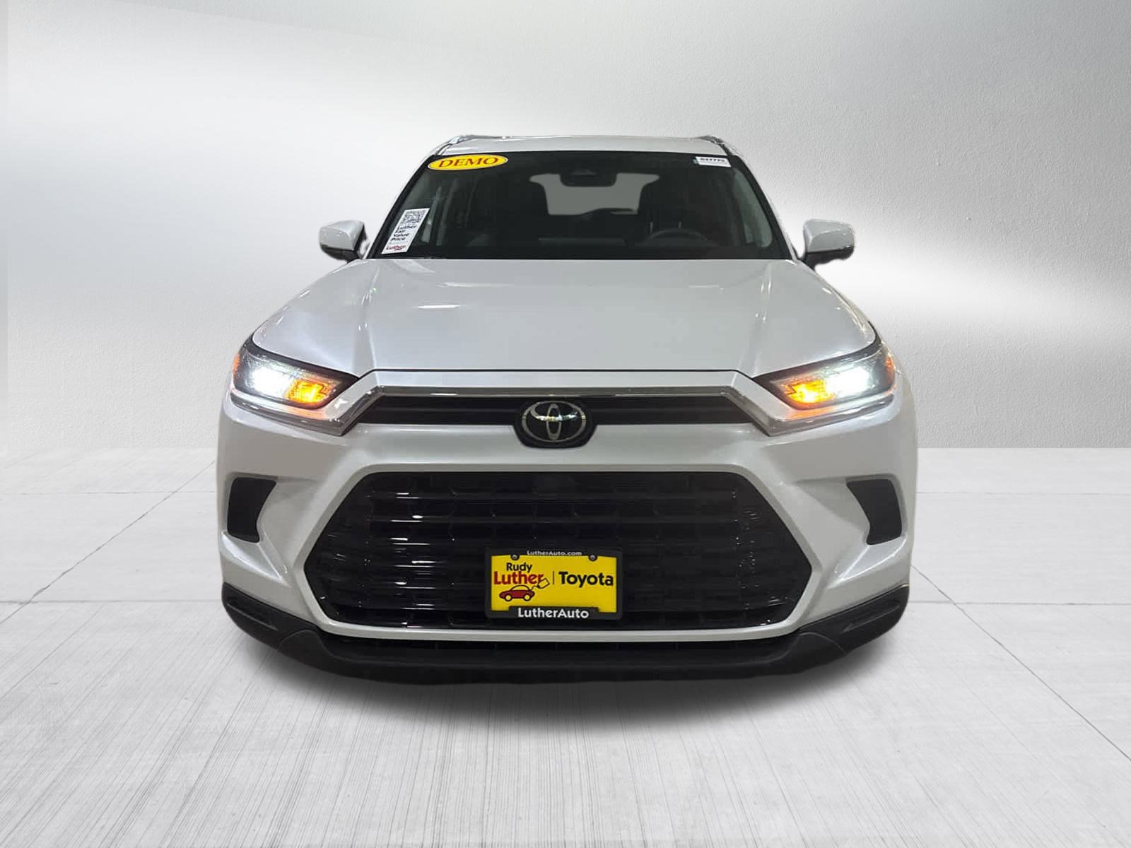 Used 2025 Toyota Grand Highlander XLE with VIN 5TDACAB55SS064223 for sale in Golden Valley, Minnesota