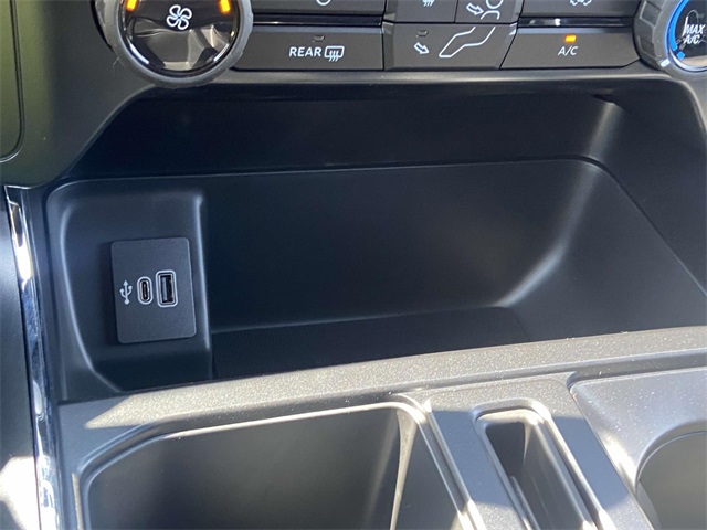2025 Ford F-150 STX photo 18