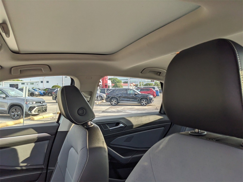 2025 Volkswagen Jetta 1.5T SE photo 19
