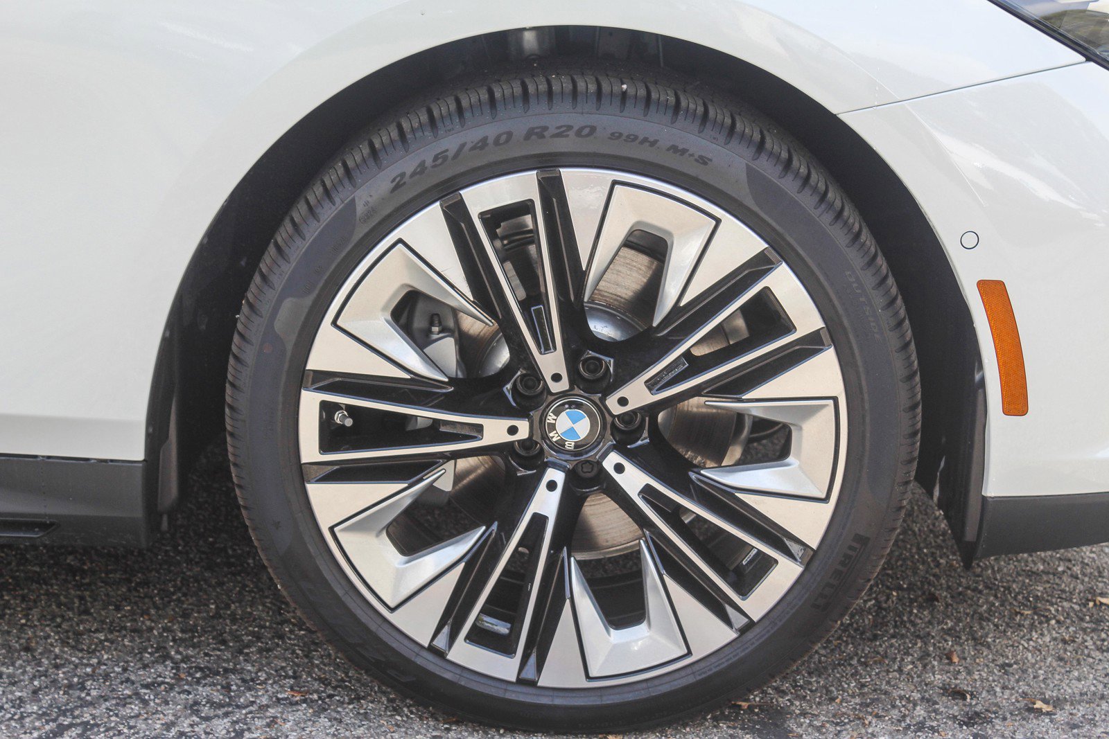2025 Bmw 530i photo 8