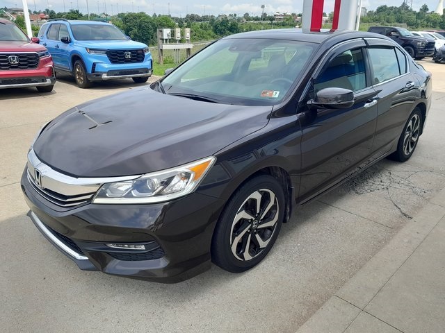 2017 Honda Accord EX-L photo 4