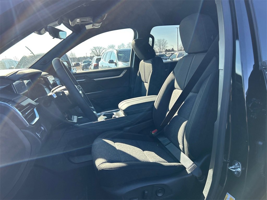 2026 GMC ACADIA - Image 15