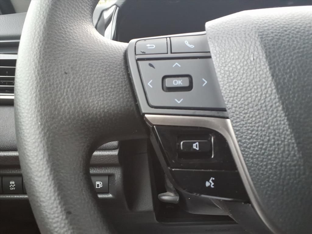 2025 Toyota Camry Hybrid LE photo 22