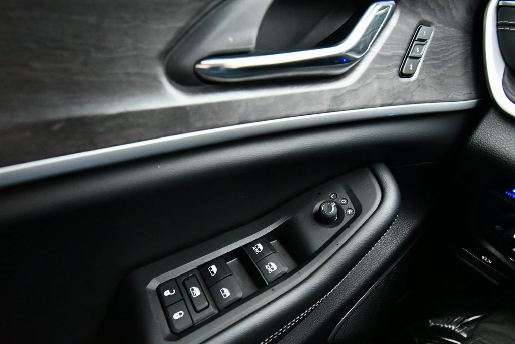 2024 Jeep Cherokee Limited 4xe photo 16
