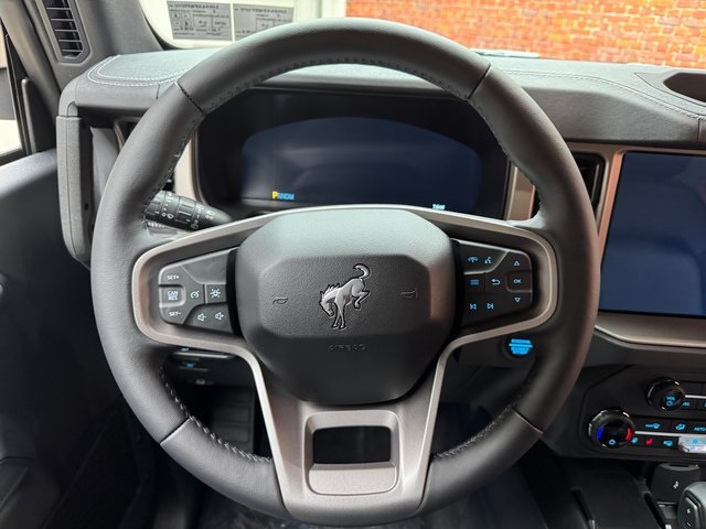 2025 Ford Bronco Outer Banks photo 13
