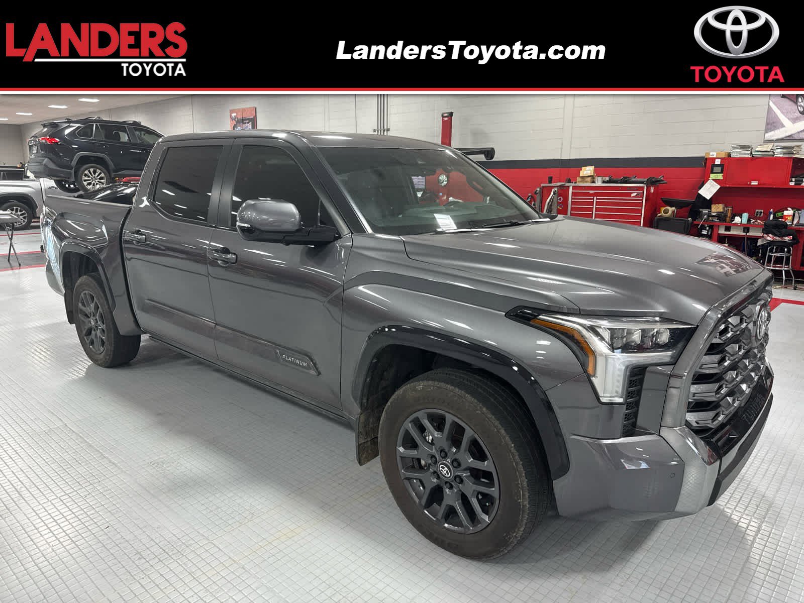 2025 Toyota Tundra Platinum's photo