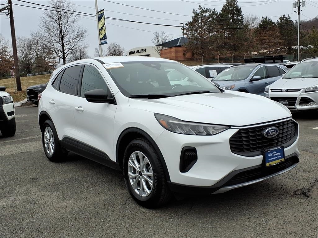 2023 Ford Escape Active's photo