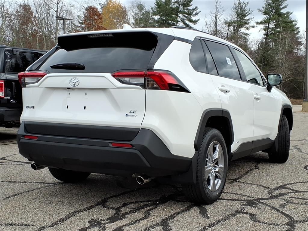 2025 Toyota RAV4 Hybrid LE photo 2