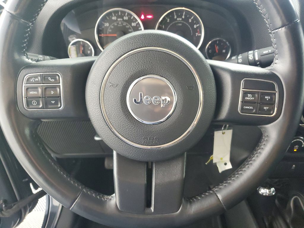 2016 Jeep Wrangler Unlimited Rubicon photo 19