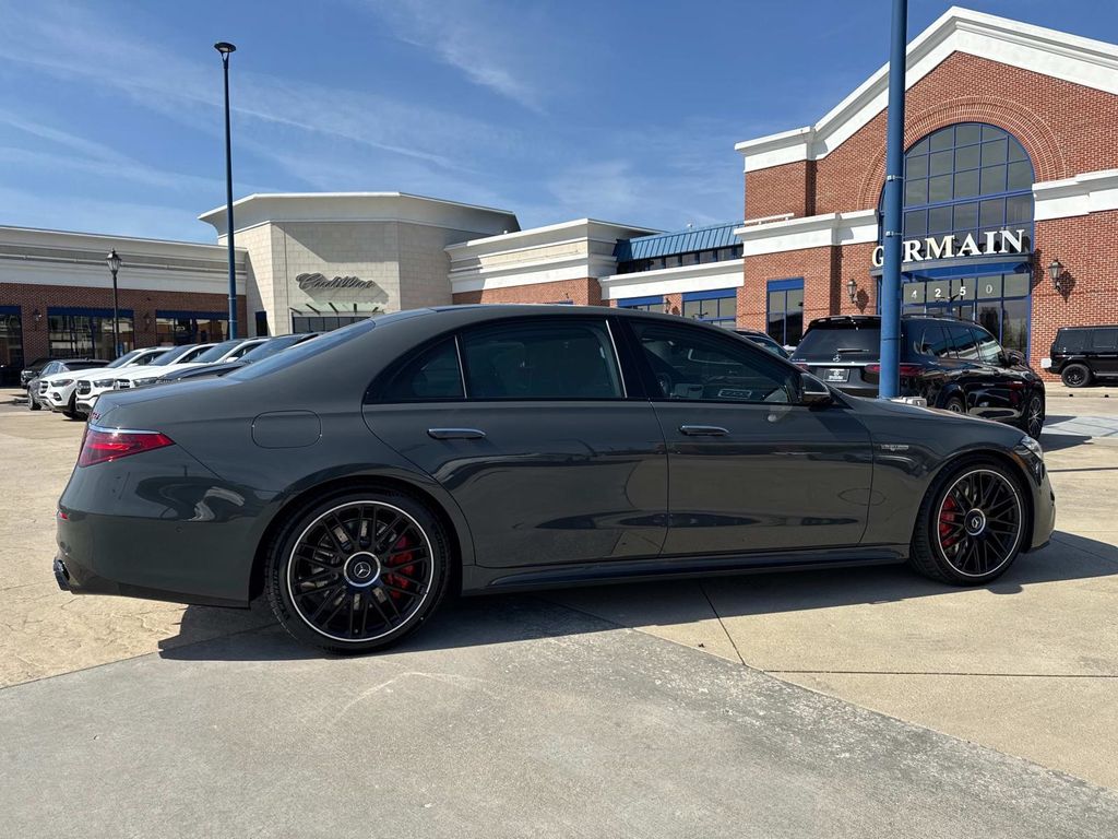 2025 Mercedes Benz S 63 e photo 5