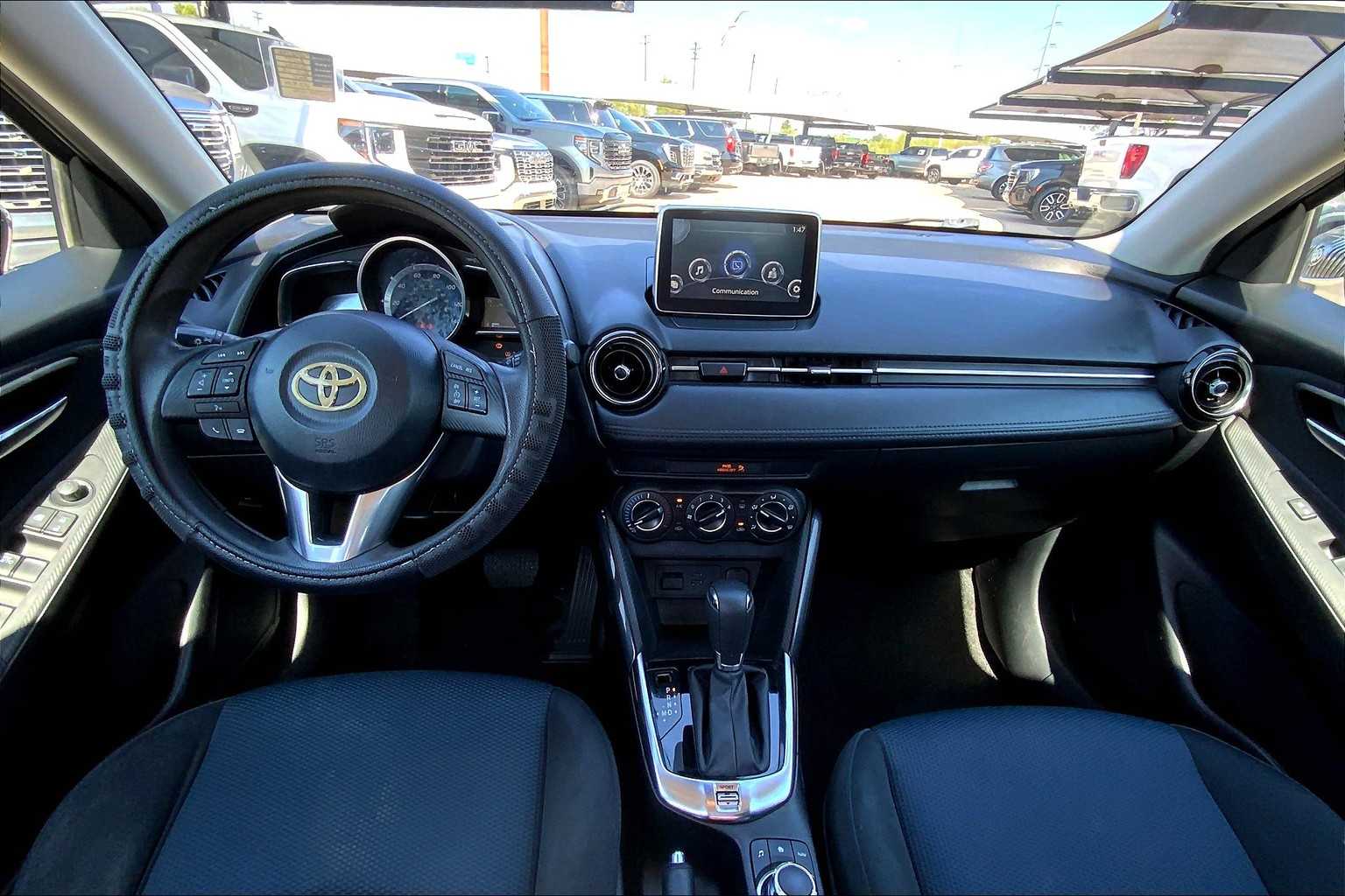 2017 Toyota Yaris iA photo 12