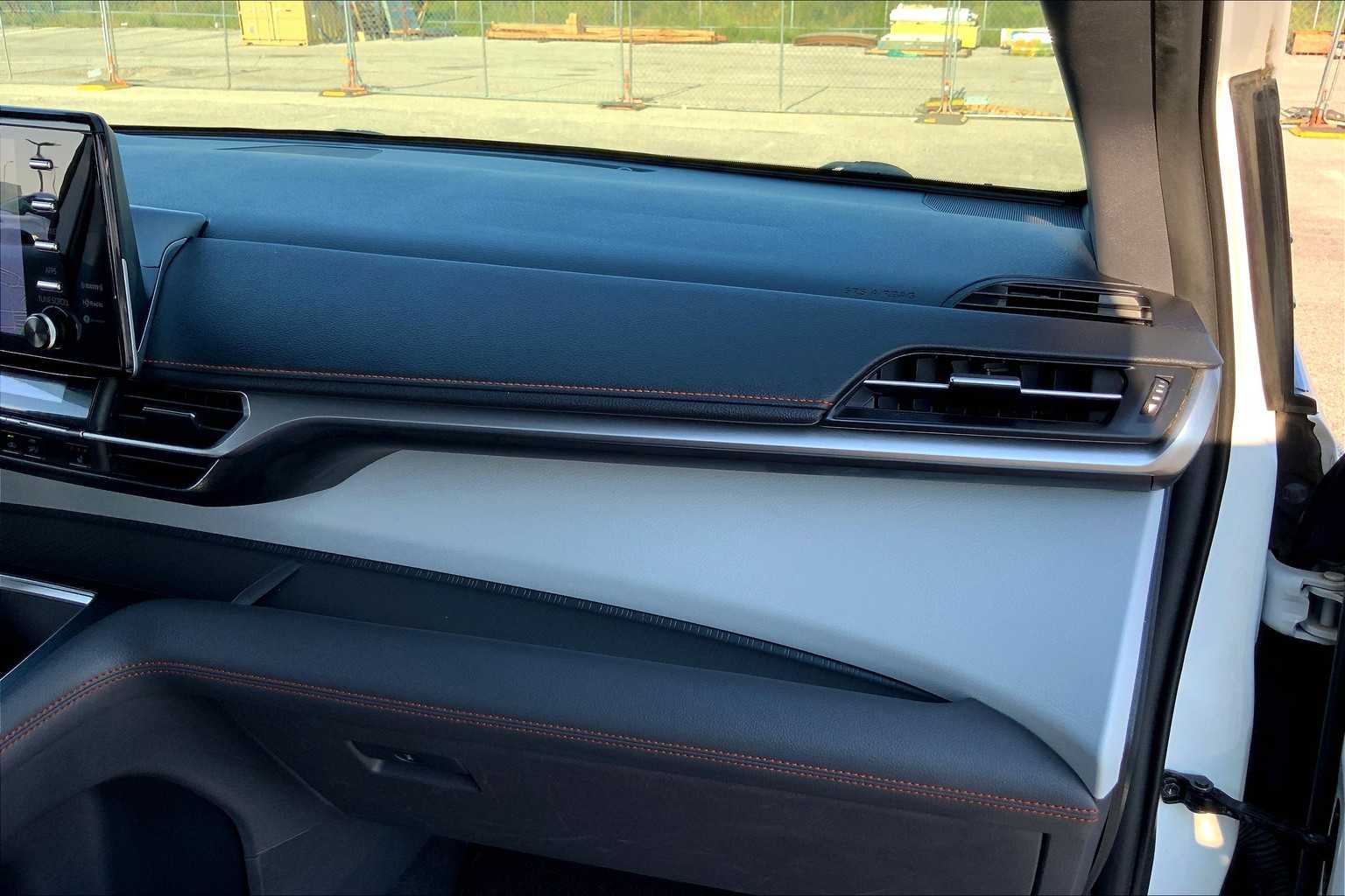 2021 Toyota Sienna XSE photo 17