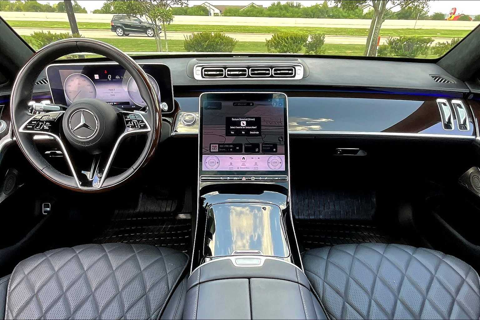 2024 Mercedes Benz S 580e photo 14