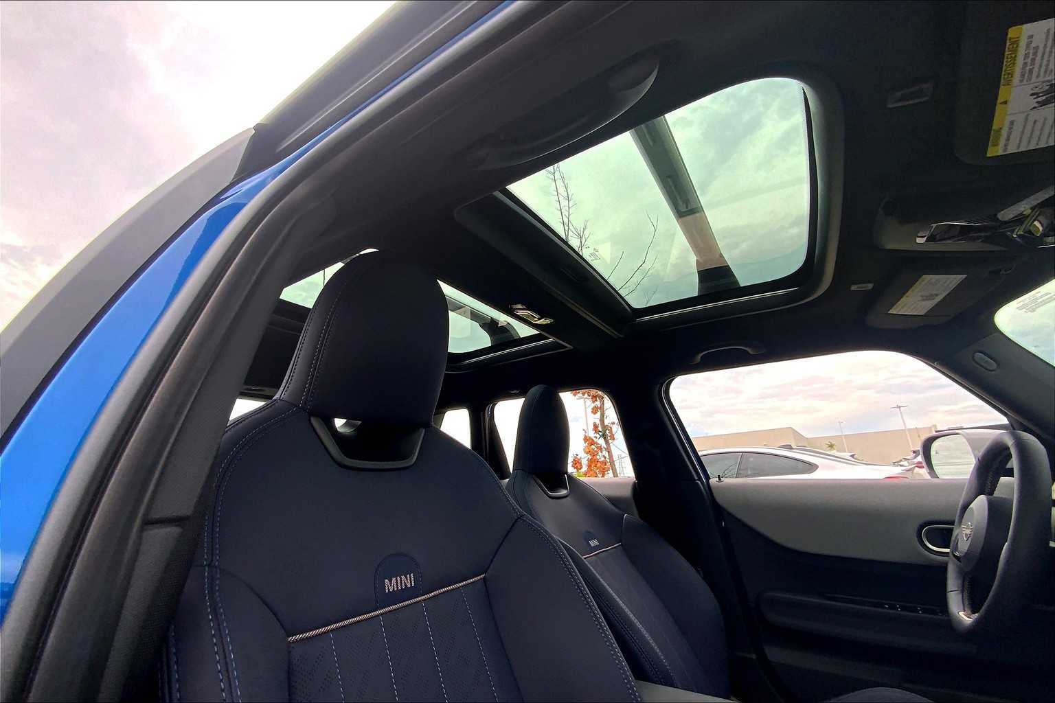 2025 Mini Cooper 4 Door Hardtop photo 13